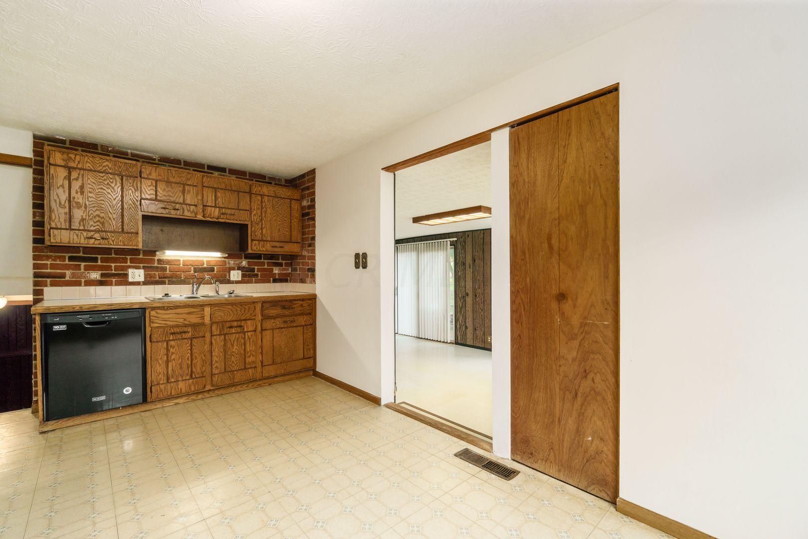 3038 Whitlow Road Columbus, OH 43232 - Photo 16 of 47 Gallery Image 16