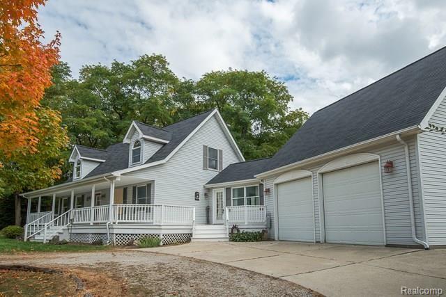 10170 Faussett Road Fenton, MI 48430 - Photo 2 of 33