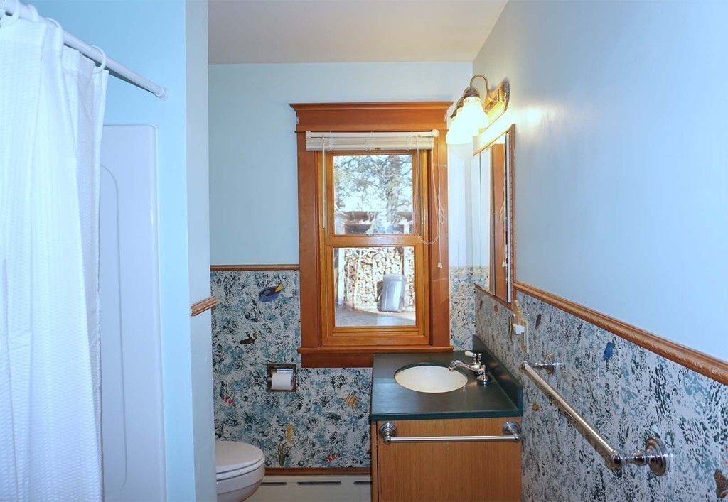 362 Montgomery Road Westfield, MA 01085 - Photo 14 of 30 Gallery Image 14