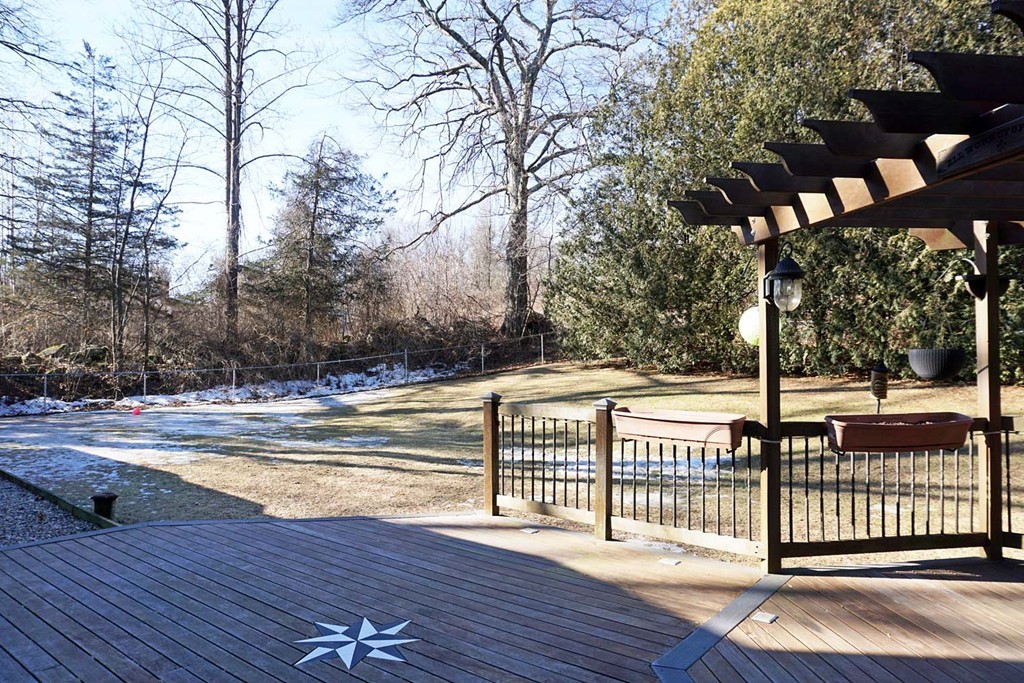 362 Montgomery Road Westfield, MA 01085 - Photo 2 of 30 Gallery Image 2