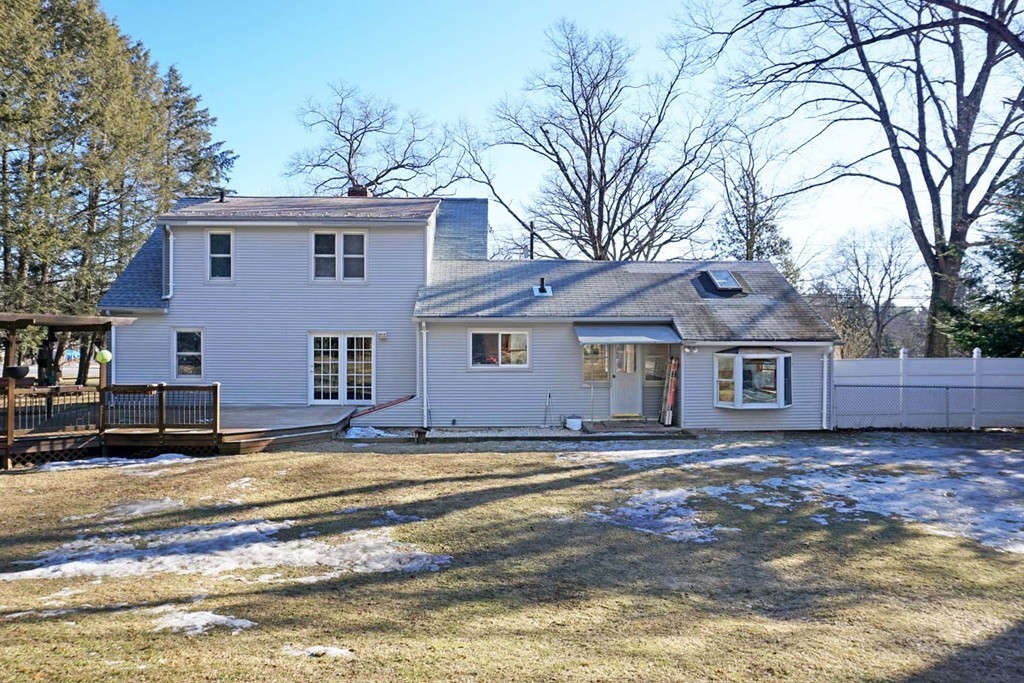 362 Montgomery Road Westfield, MA 01085 - Photo 3 of 30 Gallery Image 3