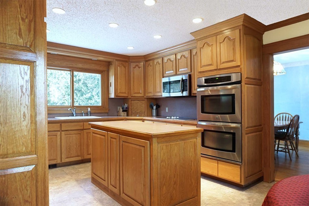 362 Montgomery Road Westfield, MA 01085 - Photo 5 of 30 Gallery Image 5