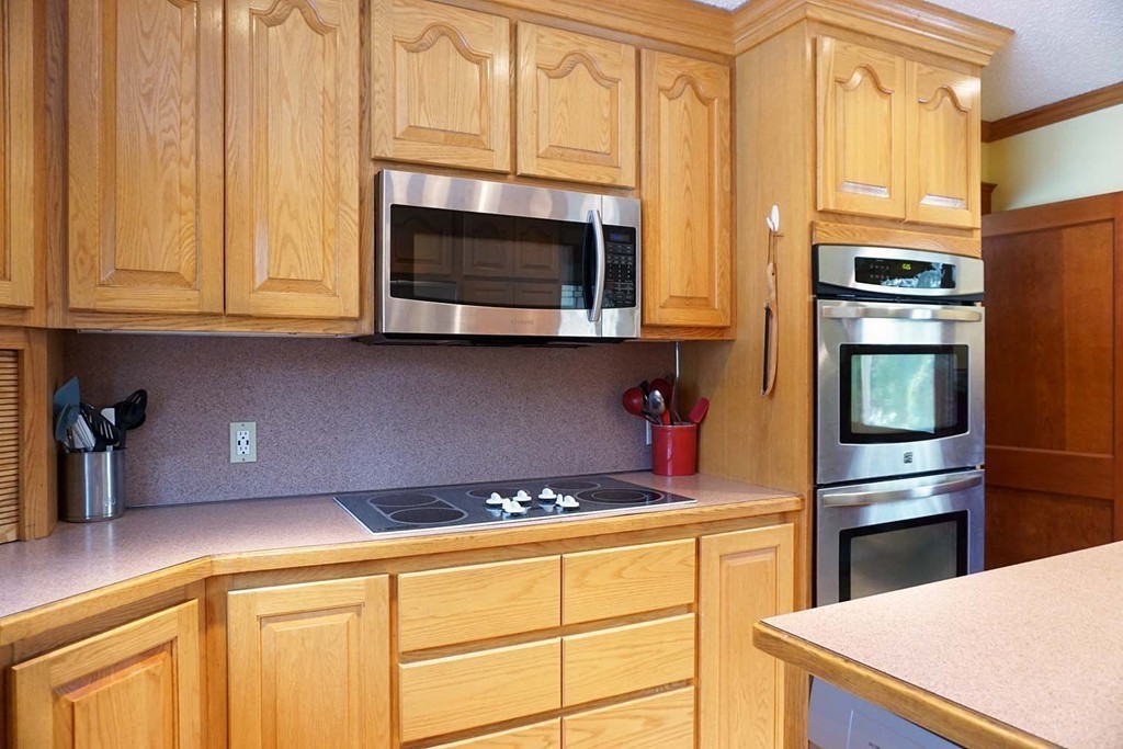 362 Montgomery Road Westfield, MA 01085 - Photo 6 of 30 Gallery Image 6