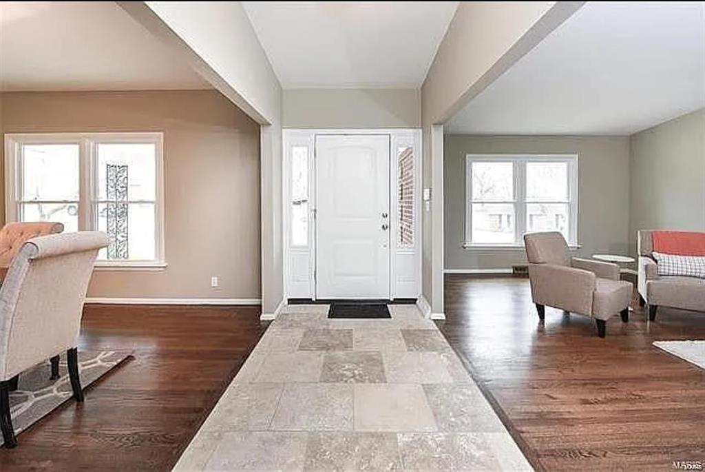 89 Burning Tree Drive Chesterfield, MO 63017 - Photo 3 of 23