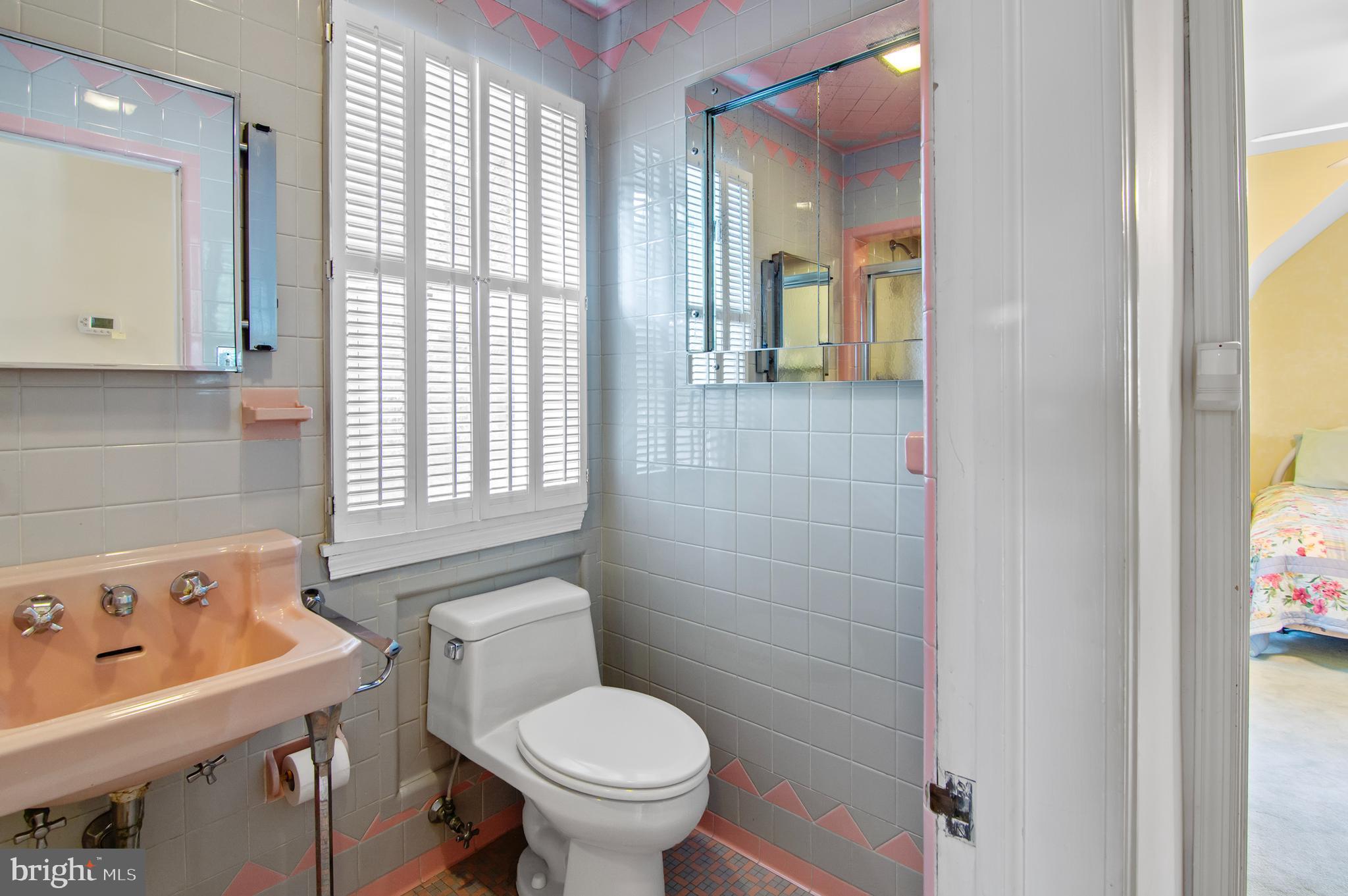 3412 Shelburne Road Baltimore, MD 21208 - Photo 15 of 25