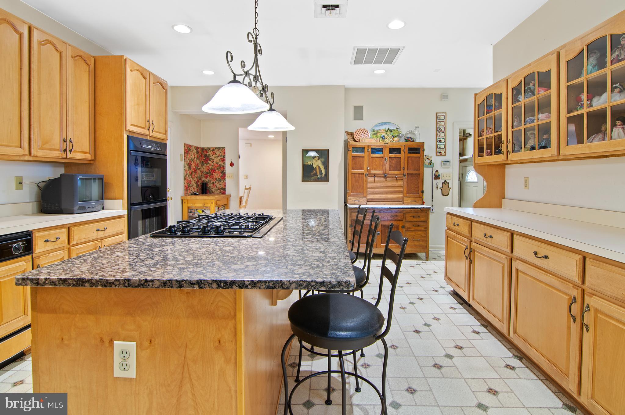 3412 Shelburne Road Baltimore, MD 21208 - Photo 7 of 25