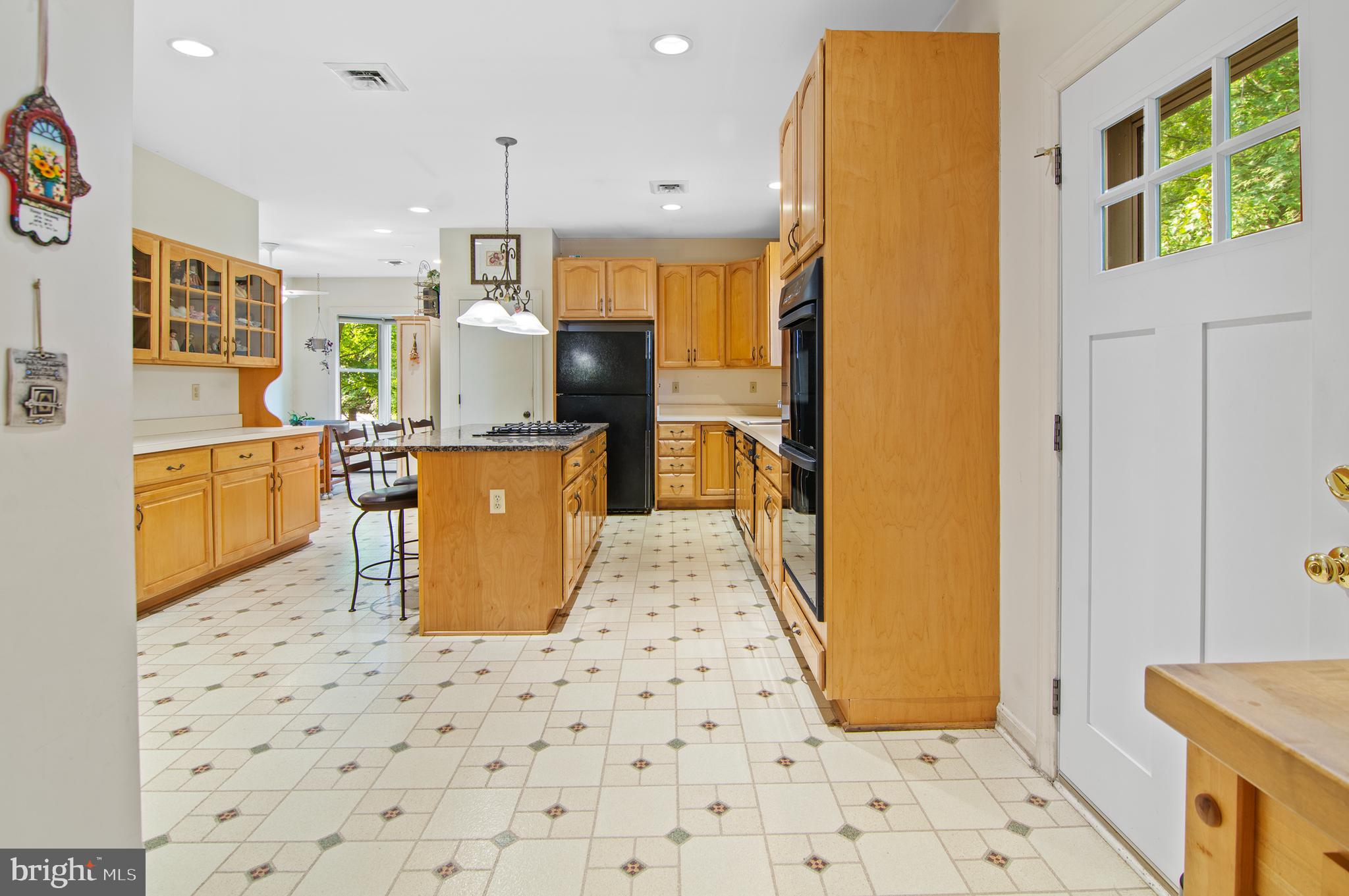 3412 Shelburne Road Baltimore, MD 21208 - Photo 9 of 25