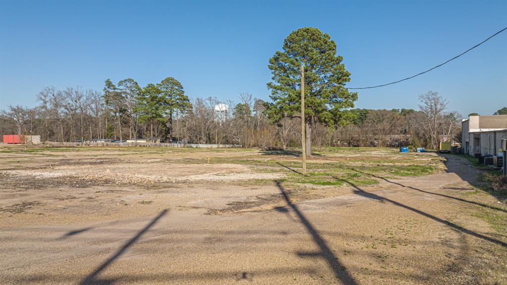 2100 Judson Road Longview, TX 75605 - Photo 23 of 35 a view of a yard