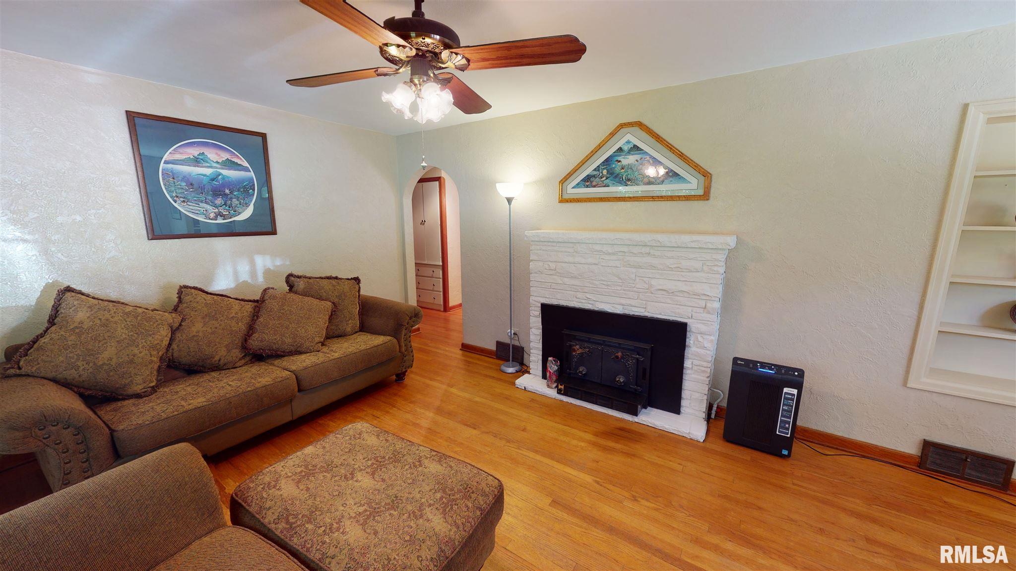 1919 North Kickapoo Creek Road Peoria, IL 61604 - Photo 3 of 46 Gallery Image 3