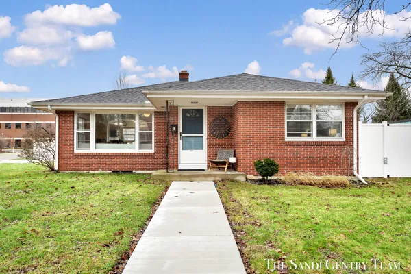 $499,900 | 1508 Wisconsin Avenue, Grand Haven, MI 49417