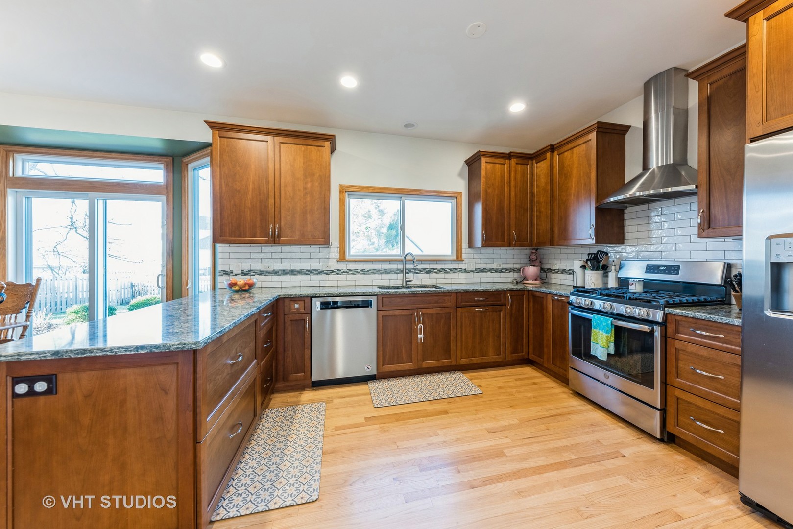 86 Cambridge Drive Grayslake, IL 60030 - Photo 5 of 16