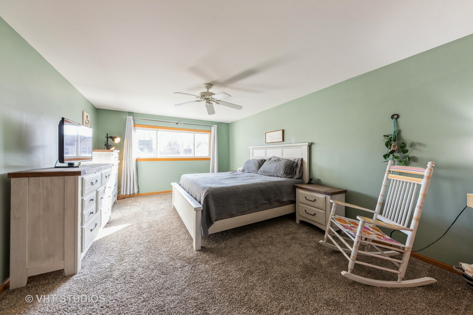 86 Cambridge Drive Grayslake, IL 60030 - Photo 9 of 16