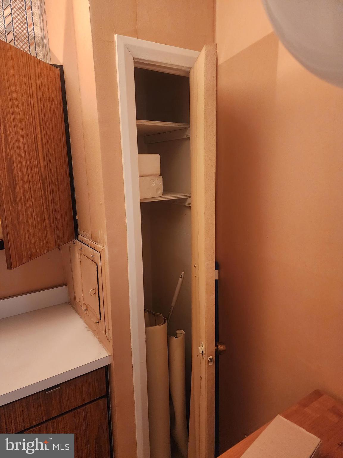 3601 Clarks Lane, Unit 416 Baltimore, MD 21215 - Photo 19 of 68 a view of walk in closet