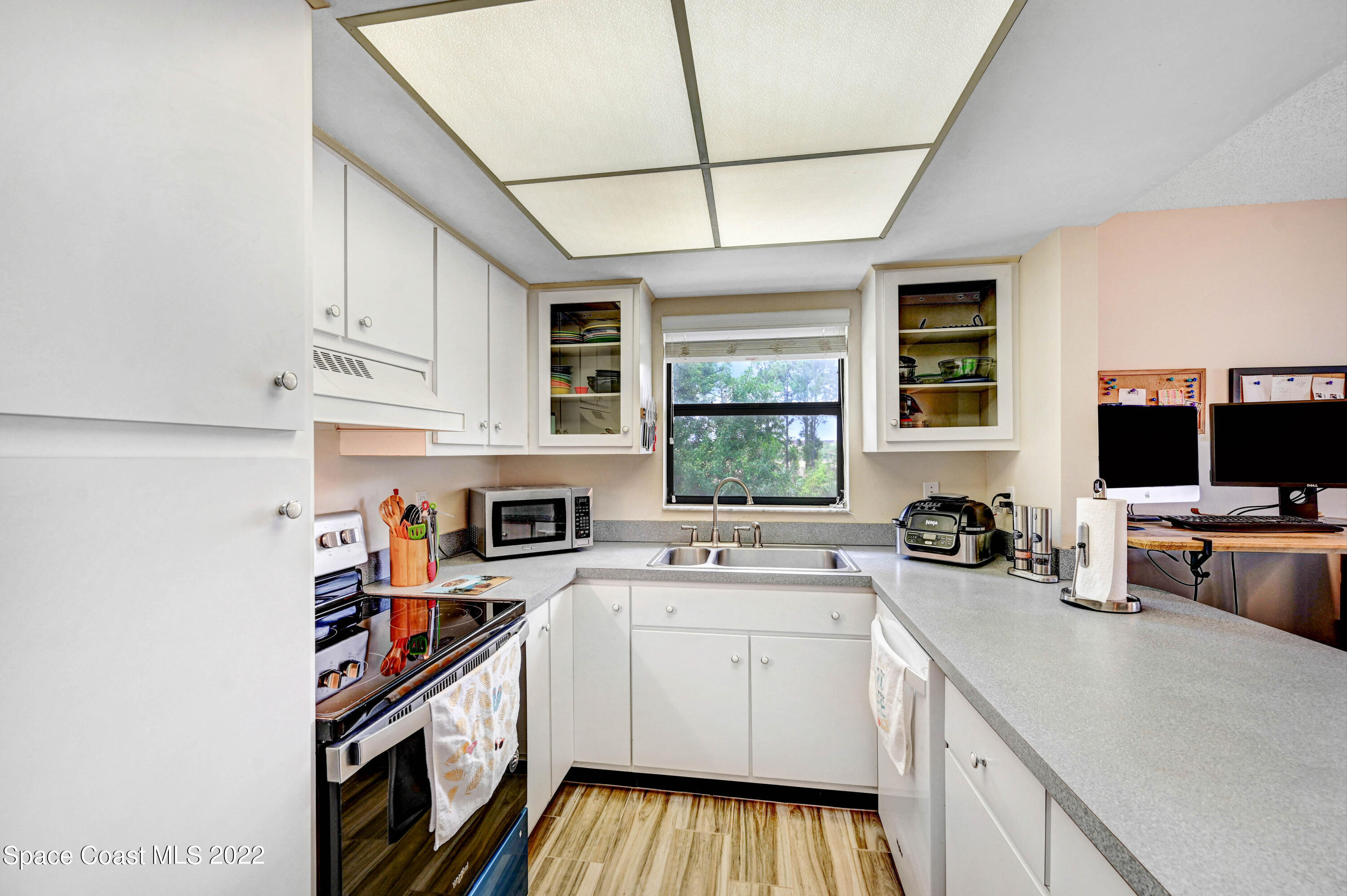 588 North Wickham Road, Unit 46 Melbourne, FL 32935 - Photo 4 of 22 DSC_6937