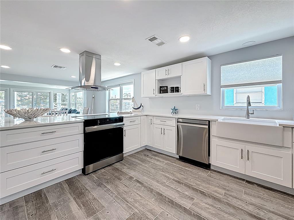4920 Pelican Drive New Port Richey, FL 34652 - Photo 14 of 63