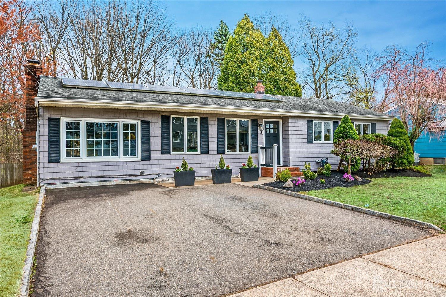 13 Brookside Road Edison, NJ 08817 - Photo 3 of 56