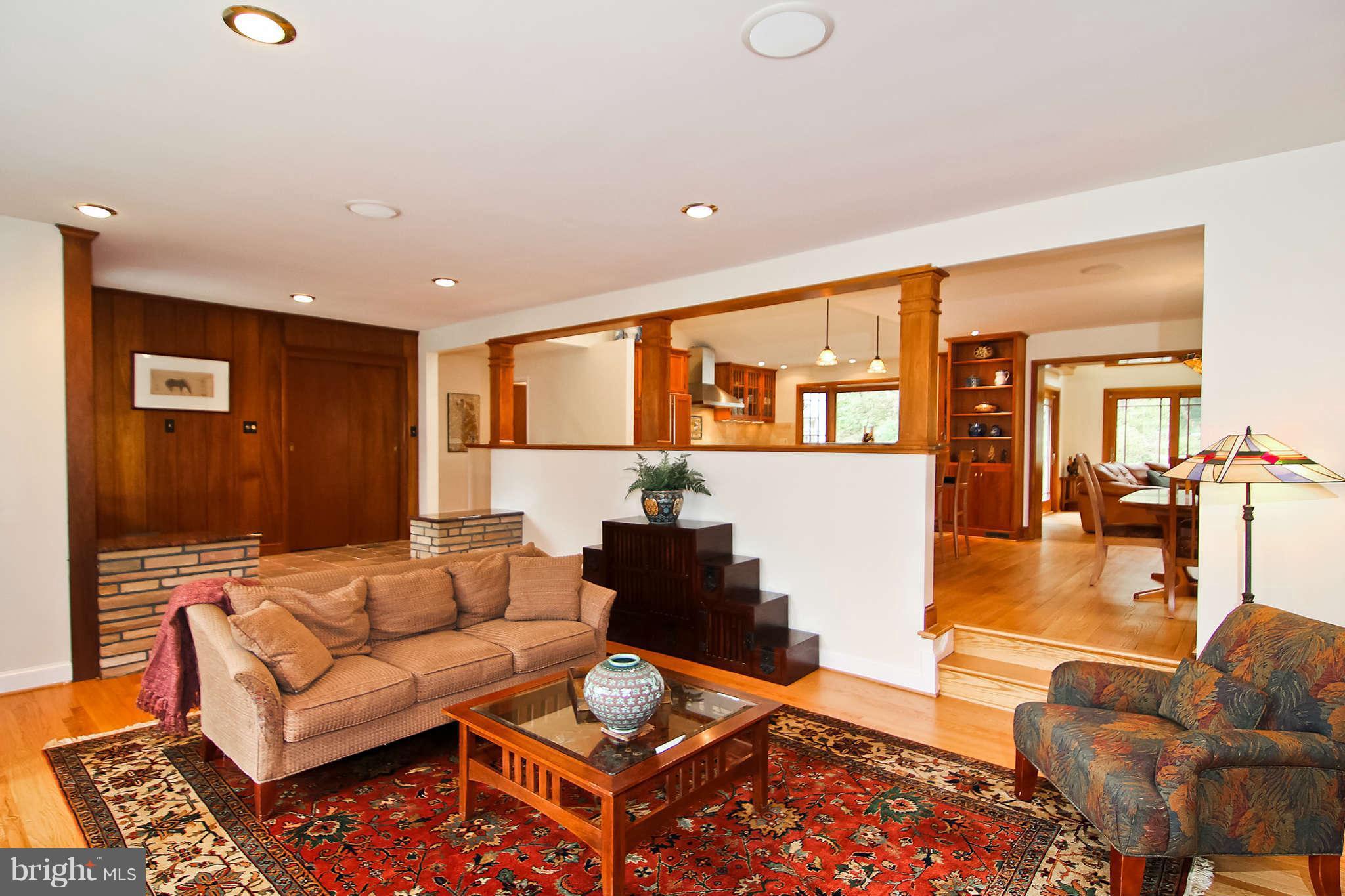 9404 Pin Oak Drive Silver Spring, MD 20910 - Photo 3 of 30 Living Room