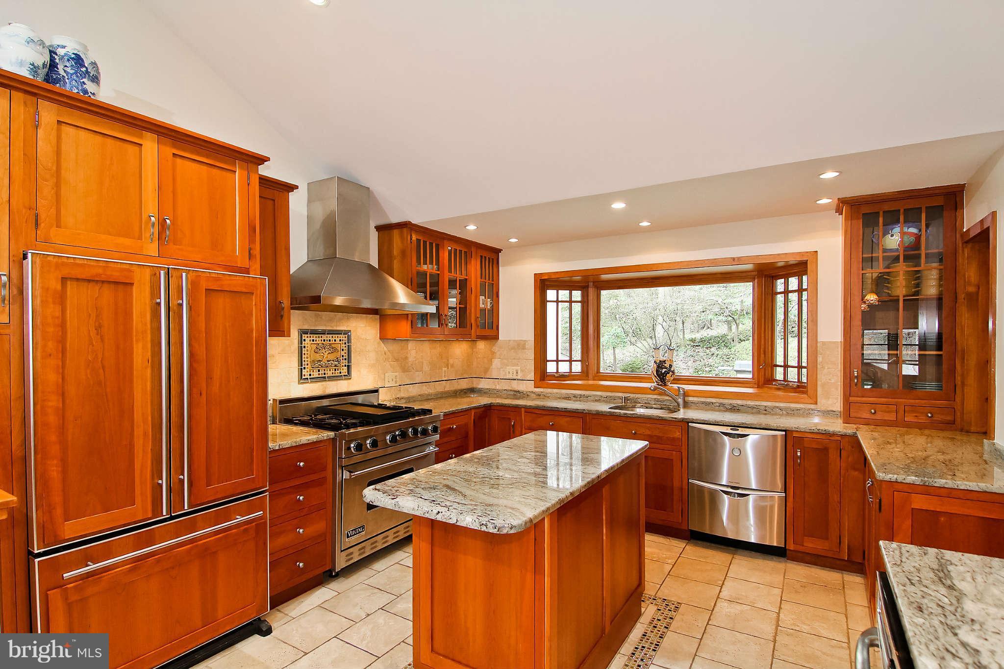 9404 Pin Oak Drive Silver Spring, MD 20910 - Photo 7 of 30 Kitchen