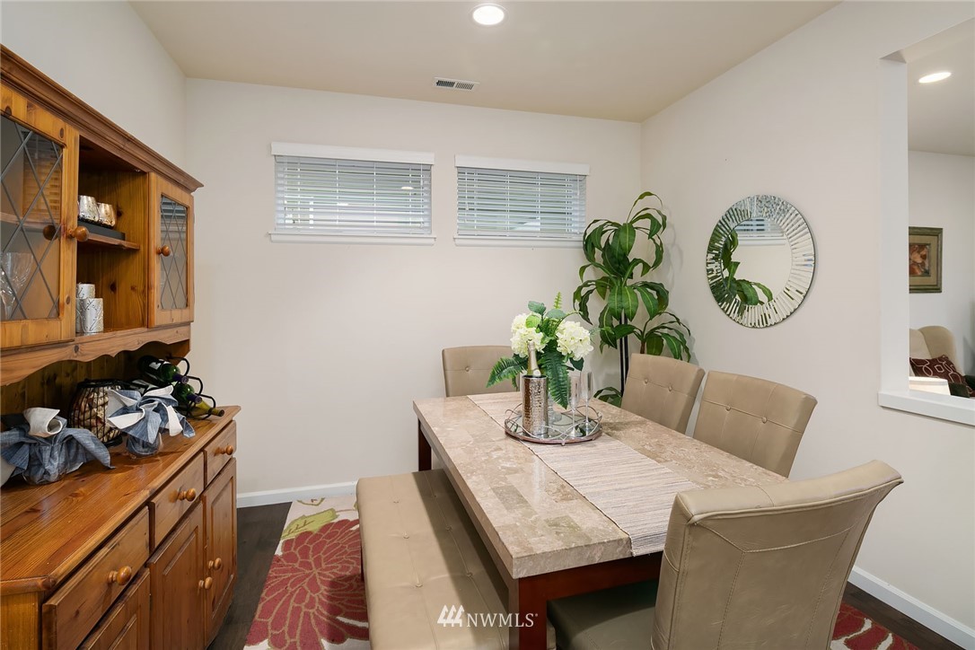 13858 163rd Place Southeast Renton, WA 98059 - Photo 4 of 21 Gallery Image 4
