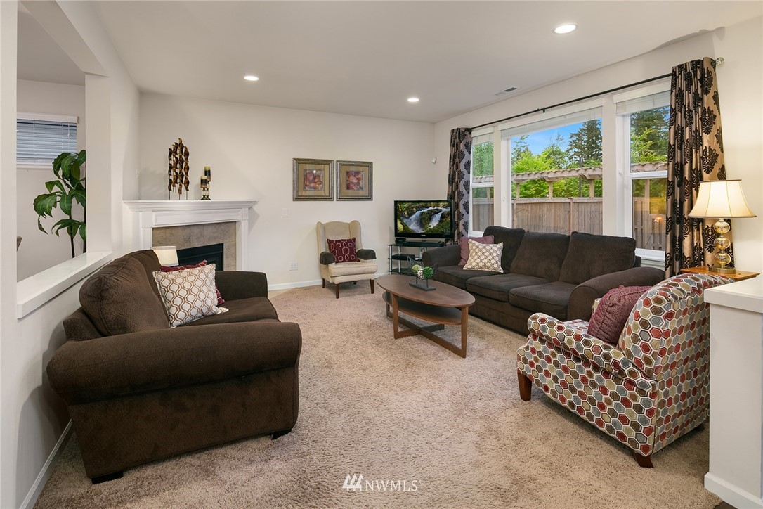 13858 163rd Place Southeast Renton, WA 98059 - Photo 5 of 21 Gallery Image 5