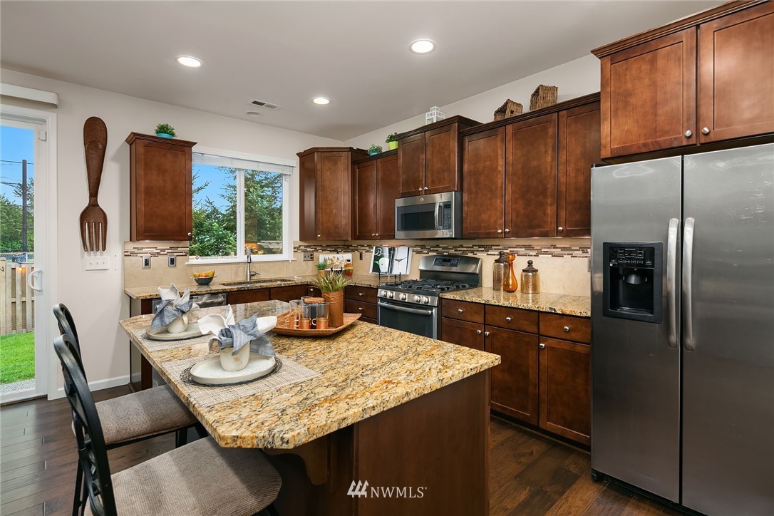 13858 163rd Place Southeast Renton, WA 98059 - Photo 7 of 21 Gallery Image 7