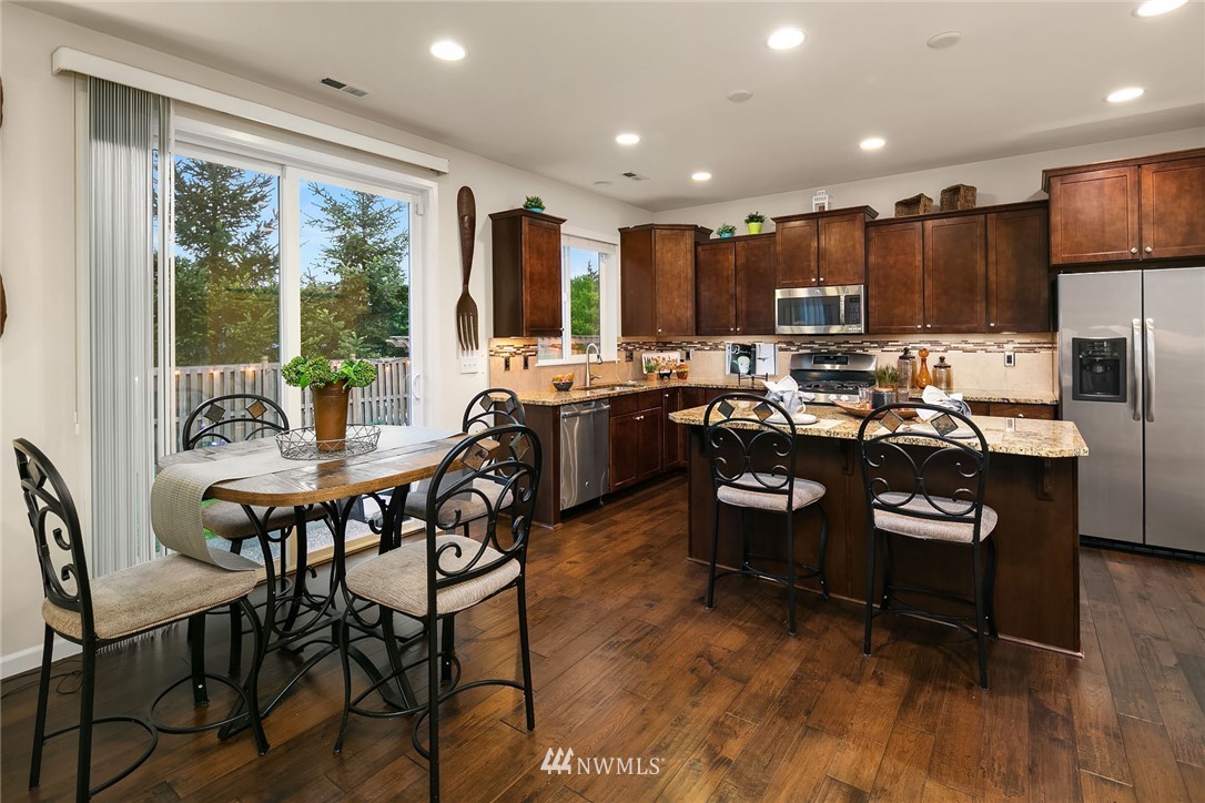 13858 163rd Place Southeast Renton, WA 98059 - Photo 10 of 21 Gallery Image 10