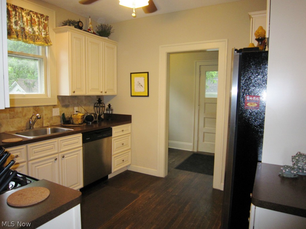3247 Clarendon Road Cleveland, OH 44118 - Photo 8 of 18 Gallery Image 8