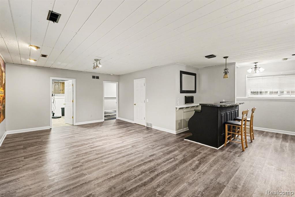 1784 Byron Road Howell, MI 48855 - Photo 5 of 33