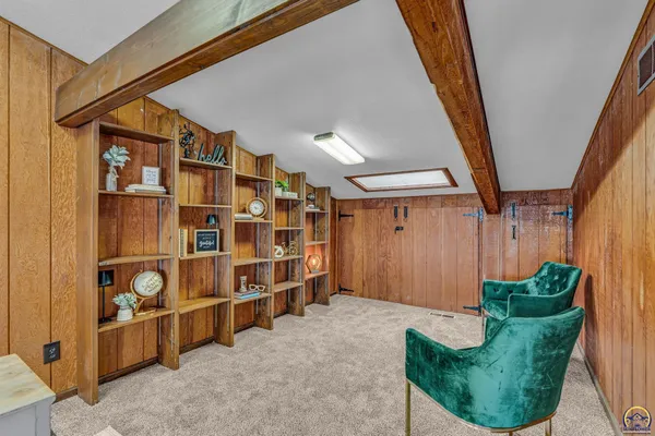 $269,000 | 3325 Northwest Pipkin Road, Topeka, KS 66618
