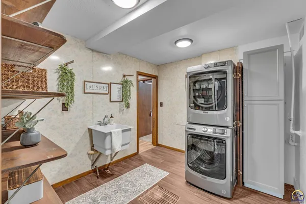 $269,000 | 3325 Northwest Pipkin Road, Topeka, KS 66618
