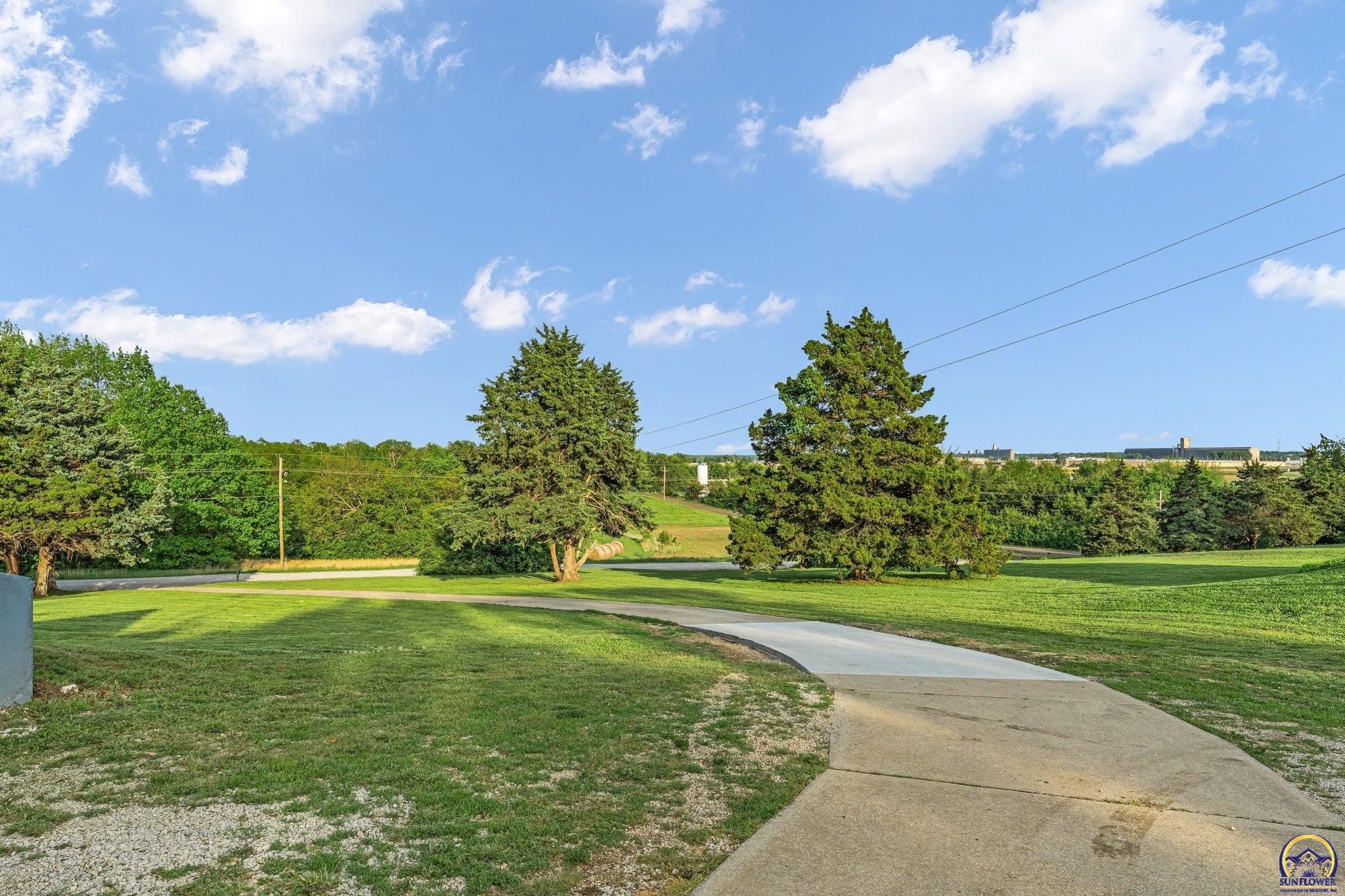 3325 Northwest Pipkin Road Topeka, KS 66618 - Photo 36 of 45
