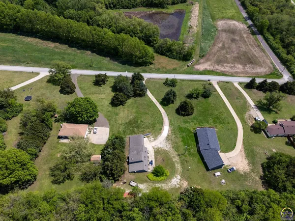 $269,000 | 3325 Northwest Pipkin Road, Topeka, KS 66618