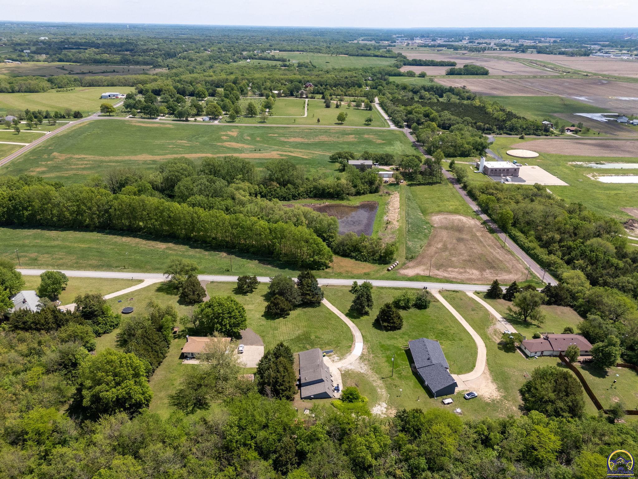 3325 Northwest Pipkin Road Topeka, KS 66618 - Photo 5 of 45
