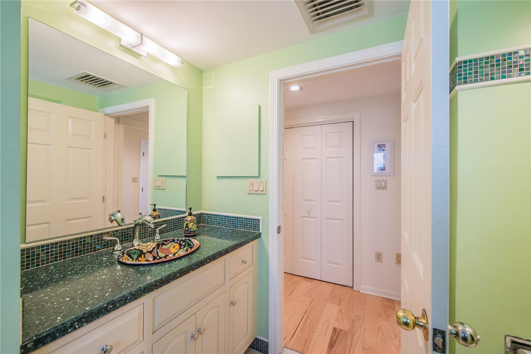 101 Ocean Road, Unit 102 Narragansett, RI 02882 - Photo 16 of 18 Gallery Image 16