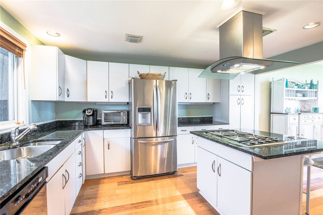 101 Ocean Road, Unit 102 Narragansett, RI 02882 - Photo 7 of 18 Gallery Image 7