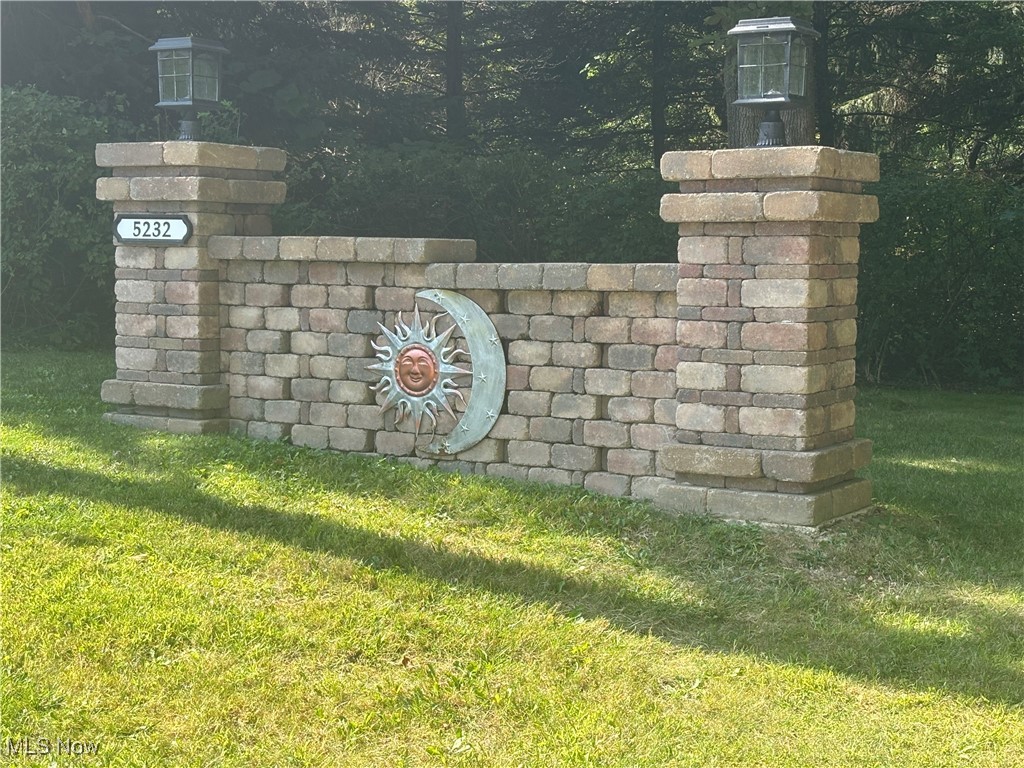 5232 Emerson Road Madison, OH 44057 - Photo 32 of 48 Personalized entryway