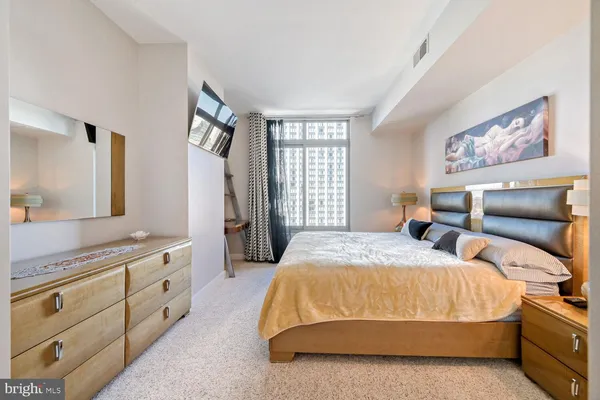 $6,000 | 675 President Street, Unit 1501, Baltimore, MD 21202