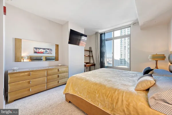 $6,000 | 675 President Street, Unit 1501, Baltimore, MD 21202