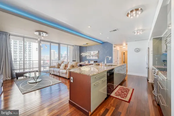 $6,000 | 675 President Street, Unit 1501, Baltimore, MD 21202