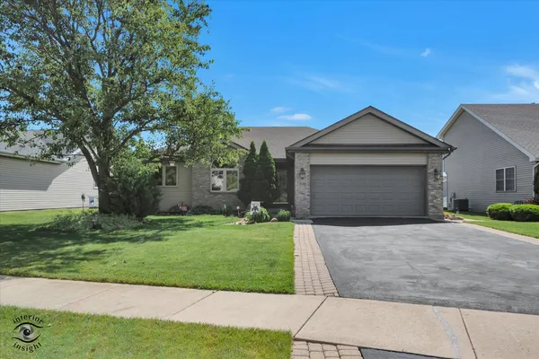 $395,000 | 1541 Mallards Cove, Beecher, IL 60401
