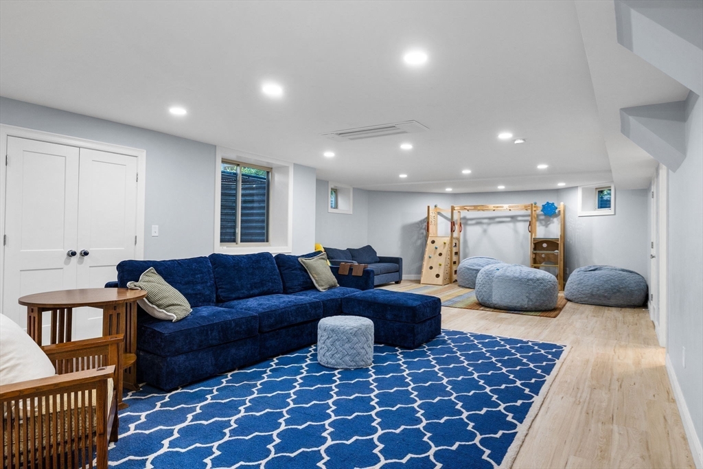 12 Ledgewood Road Winchester, MA 01890 - Photo 31 of 41