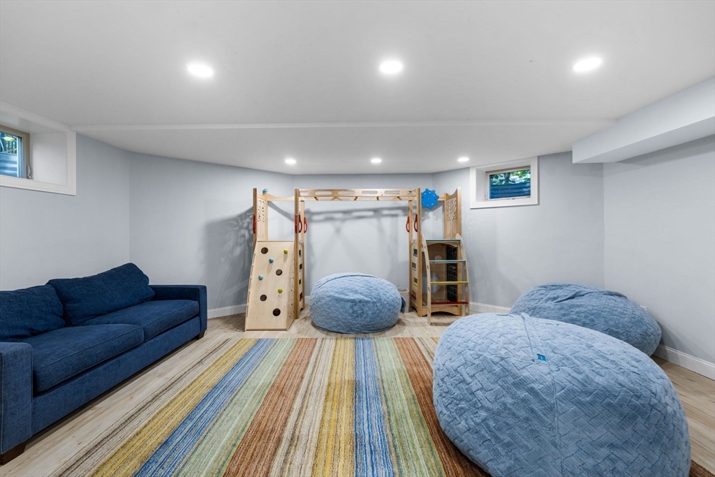 12 Ledgewood Road Winchester, MA 01890 - Photo 32 of 41