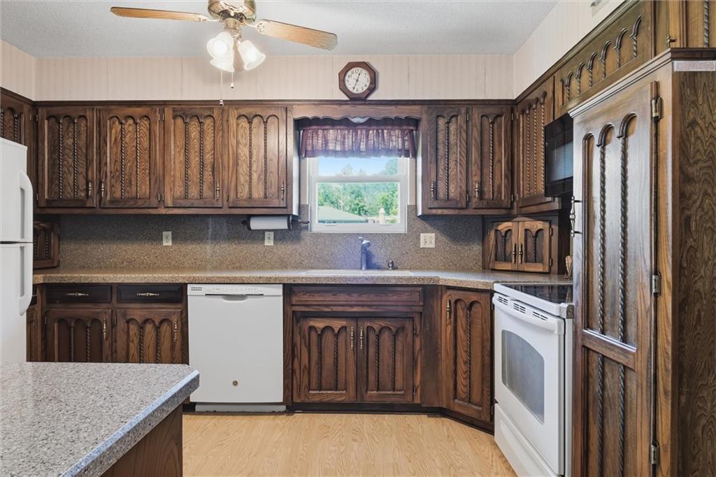 3300 South Phelps Road Independence, MO 64055 - Photo 9 of 31