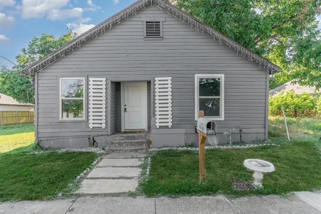 $1,800 | 4621 Owenwood Avenue, Dallas, TX 75223