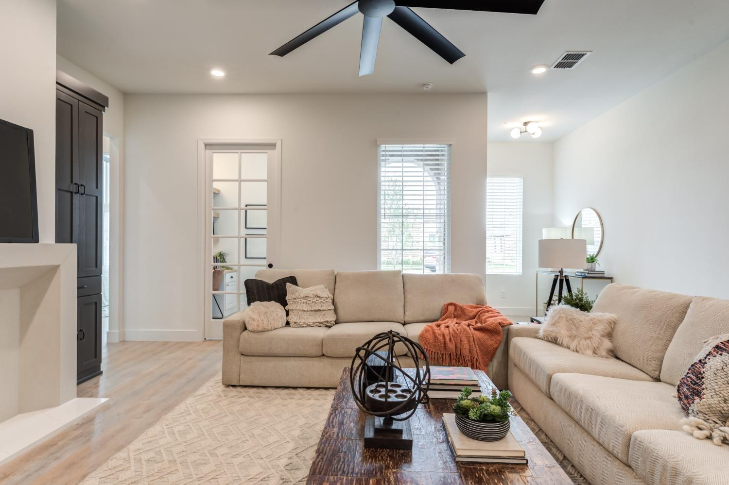 3803 127th Street Lubbock, TX 79423 - Photo 8 of 44 a living room with furniture and a window
