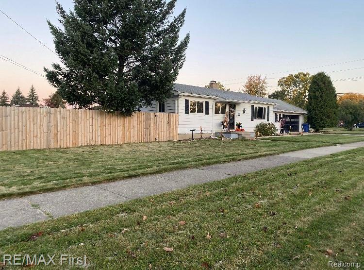11126 East 10 Mile Road Warren, MI 48089 - Photo 2 of 24 DAD562F7-136F-4388-AC8B-5F38D4F55DFF.jpeg