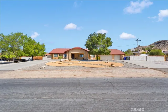$574,900 | 18830 Munsee Road, Apple Valley, CA 92307
