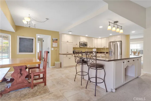 $574,900 | 18830 Munsee Road, Apple Valley, CA 92307