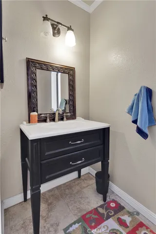 $574,900 | 18830 Munsee Road, Apple Valley, CA 92307