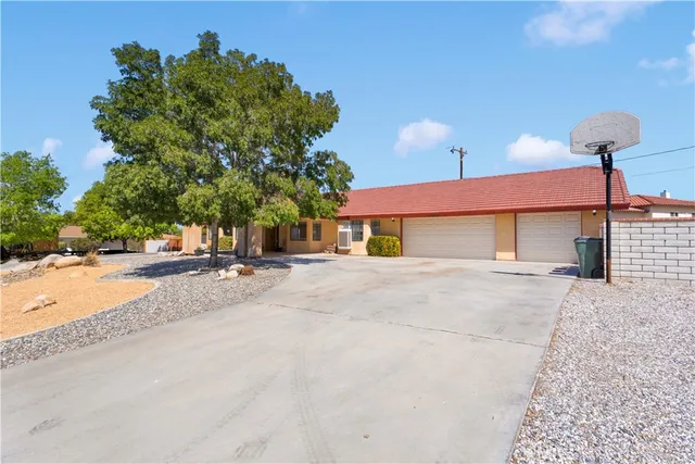 $574,900 | 18830 Munsee Road, Apple Valley, CA 92307